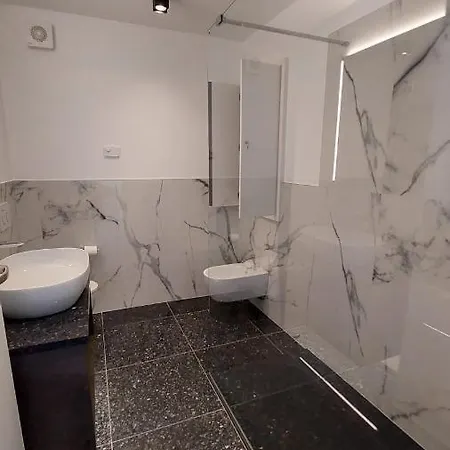 Baur - Regarda Travel Apartman